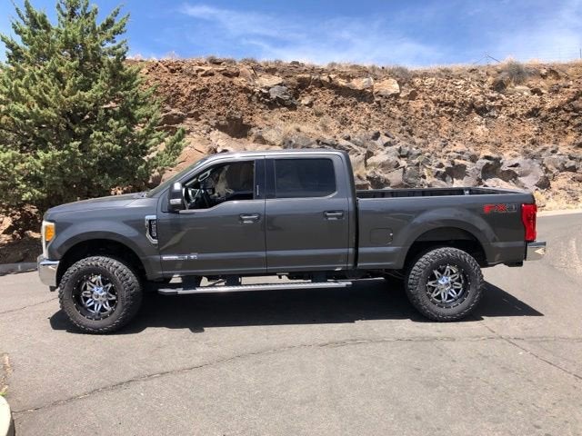 2017 Ford Super Duty F-250 SRW Lariat