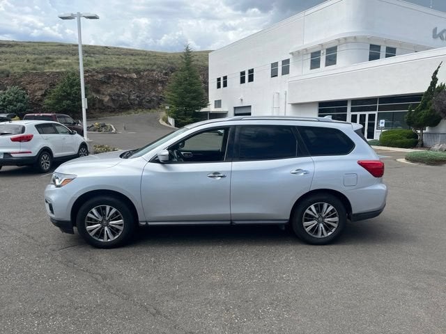 2019 Nissan Pathfinder SV
