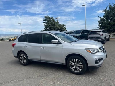 2019 Nissan Pathfinder SV