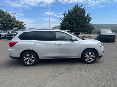 2019 Nissan Pathfinder SV