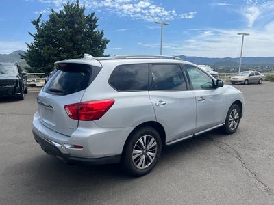 2019 Nissan Pathfinder SV