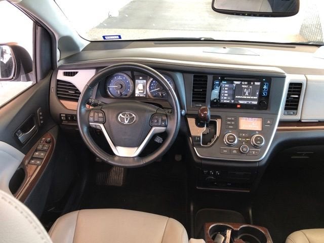 2017 Toyota Sienna Limited Premium