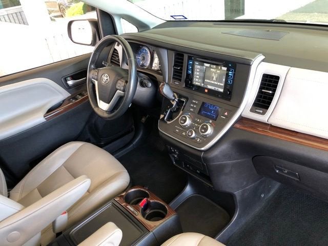 2017 Toyota Sienna Limited Premium