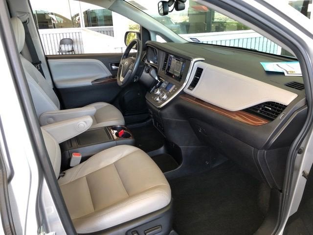 2017 Toyota Sienna Limited Premium