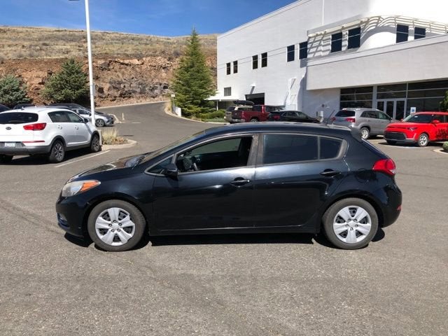 2016 Kia Forte 5-Door LX