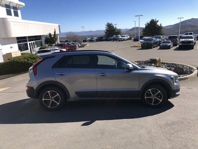 2024 Kia Niro LX