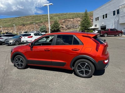 2023 Kia Niro LX