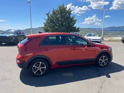 2023 Kia Niro LX