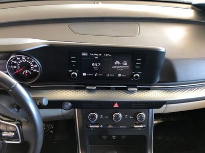 2024 Kia Carnival LX