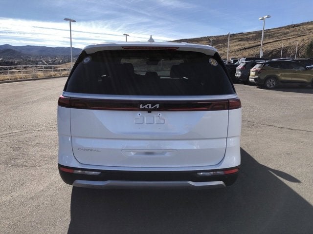 2024 Kia Carnival LX