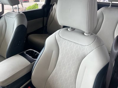 2025 Kia Carnival Hybrid EX