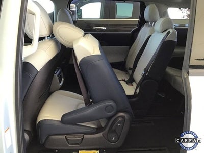 2025 Kia Carnival SX