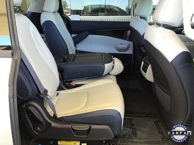 2025 Kia Carnival SX