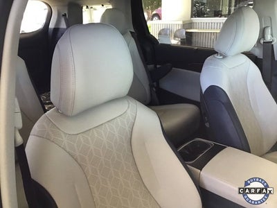 2025 Kia Carnival SX