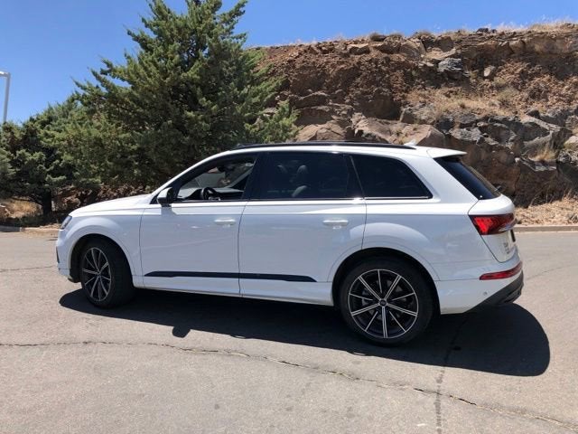 2020 Audi Q7 Premium Plus
