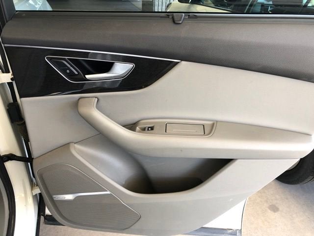 2020 Audi Q7 Premium Plus